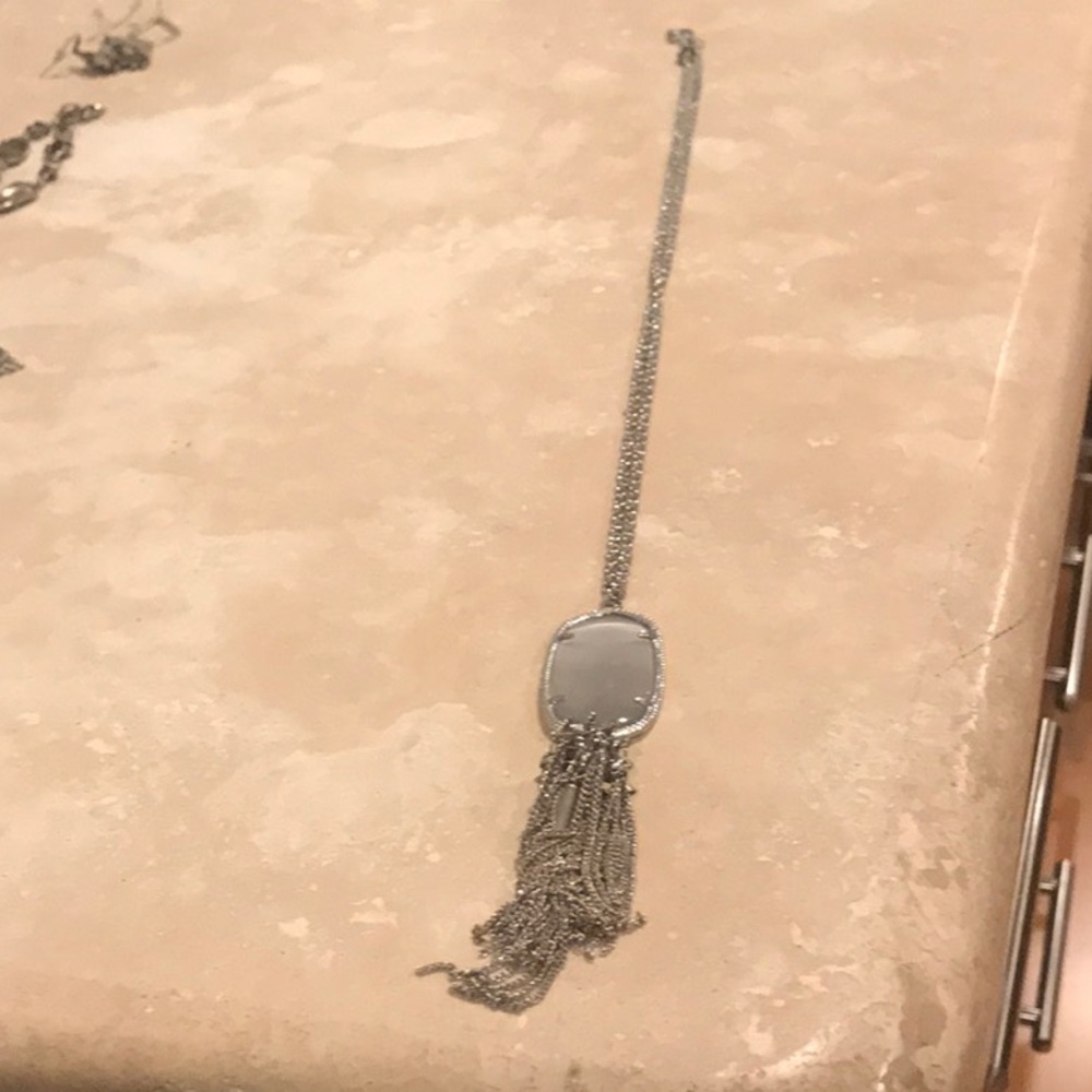 Kendra Scott necklace